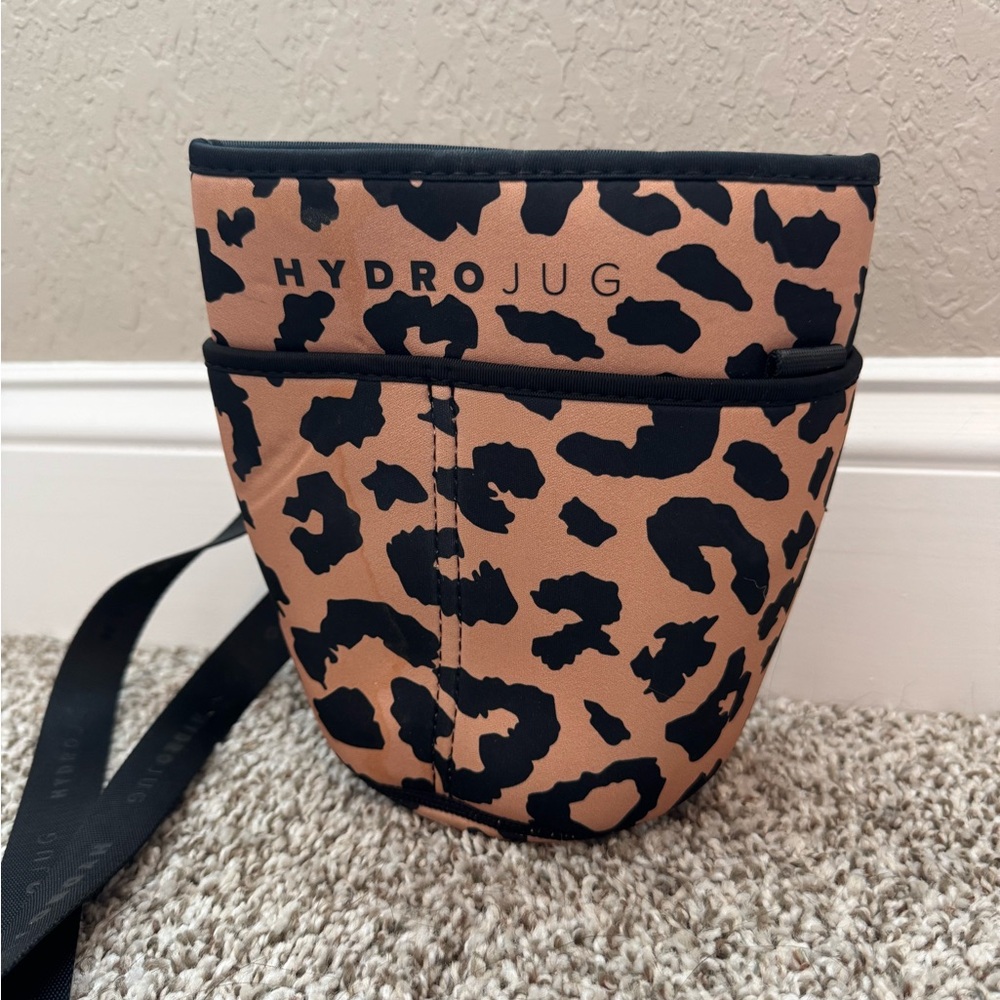 MINI HydroJug Black and Tan Leopard Crossbody Sleeve
